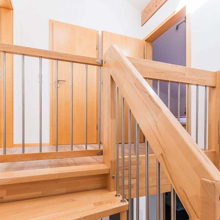Abgeschlossenes Geländer in der Stadelwohnung